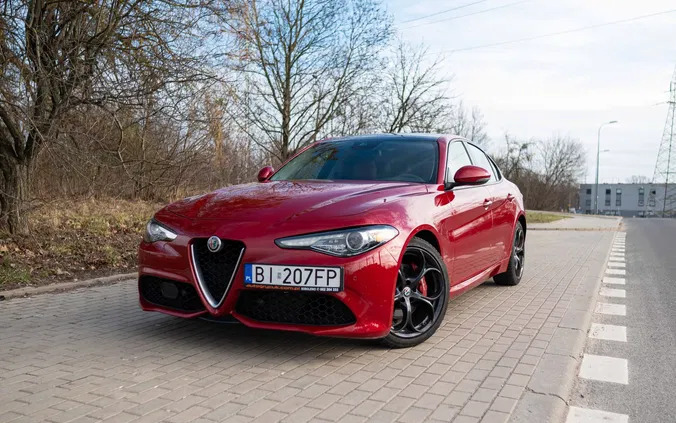 samochody osobowe Alfa Romeo Giulia cena 109000 przebieg: 80000, rok produkcji 2018 z Białystok